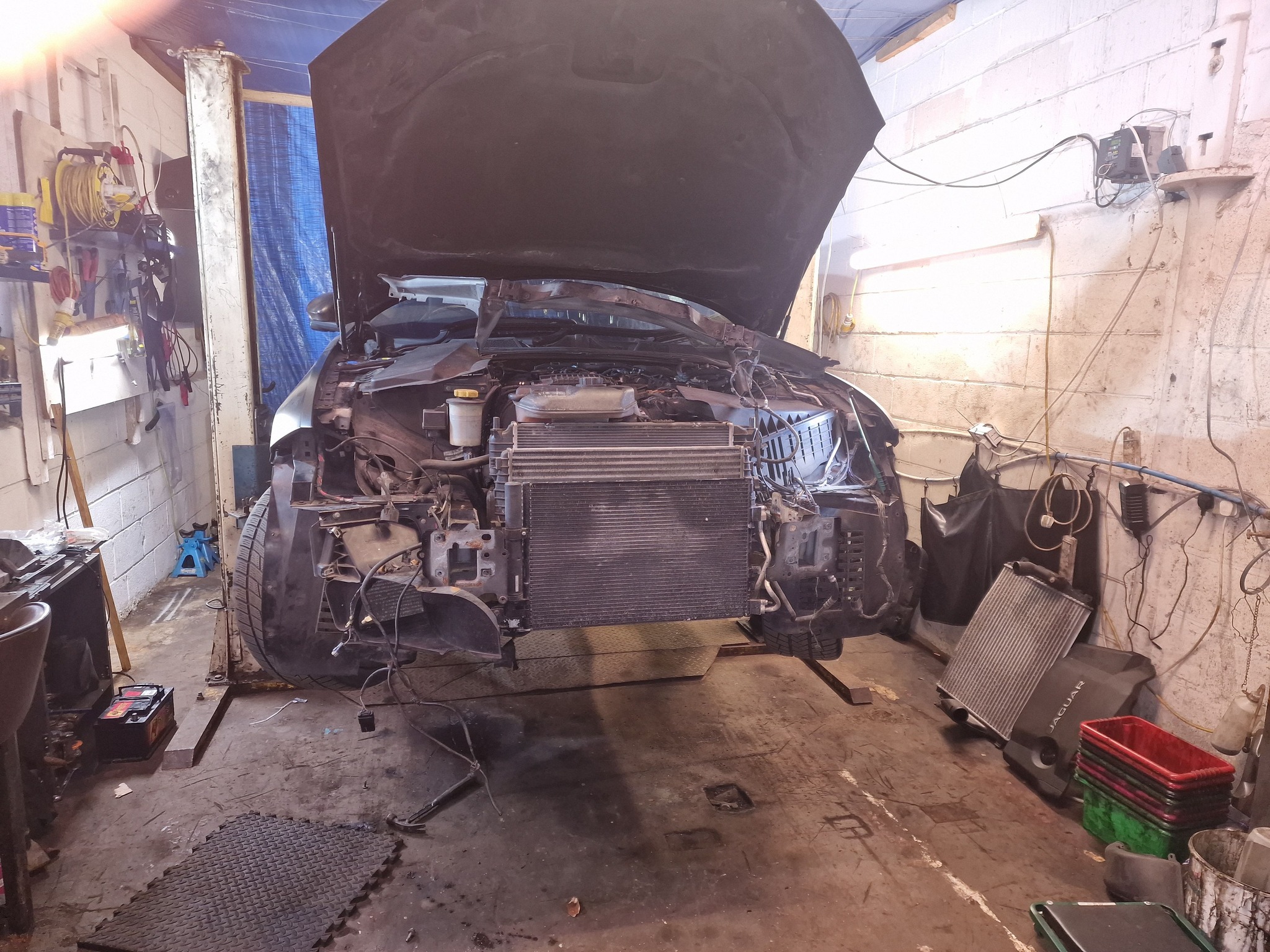 Workshop project at J.R. Garage